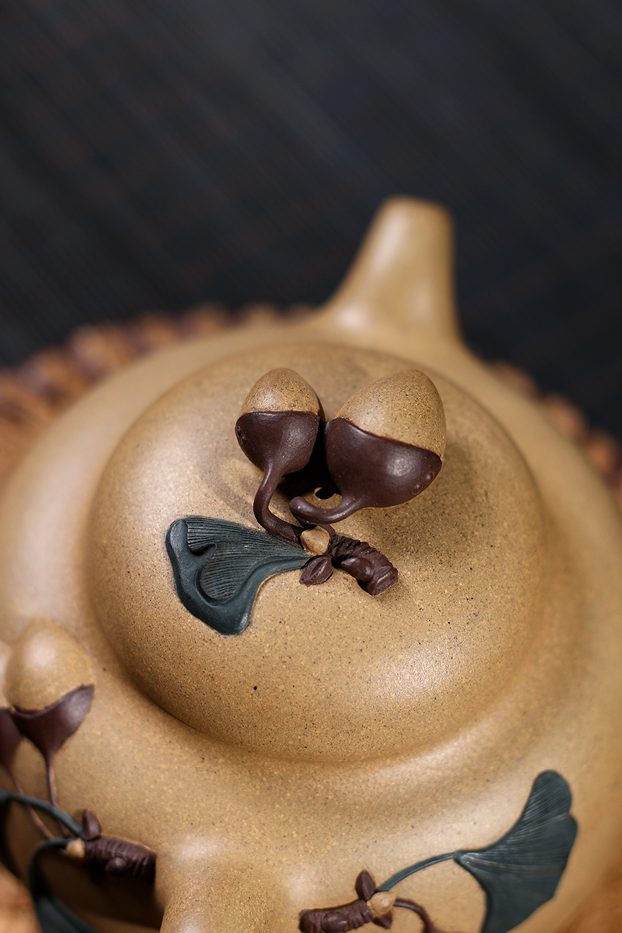 名家吴亚亦作品《双色开心果》