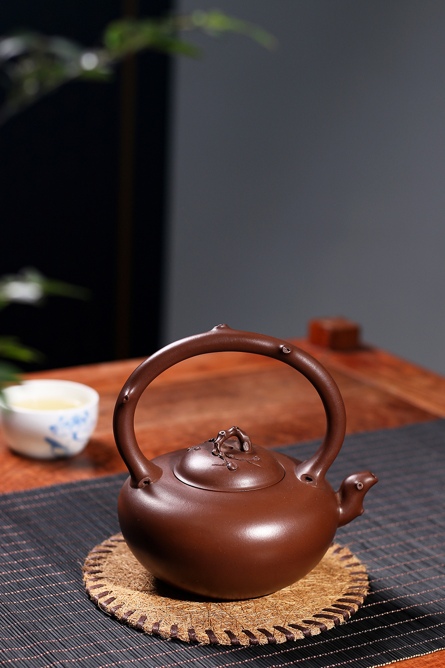 名家葛明仙作品《全手梅花提梁》