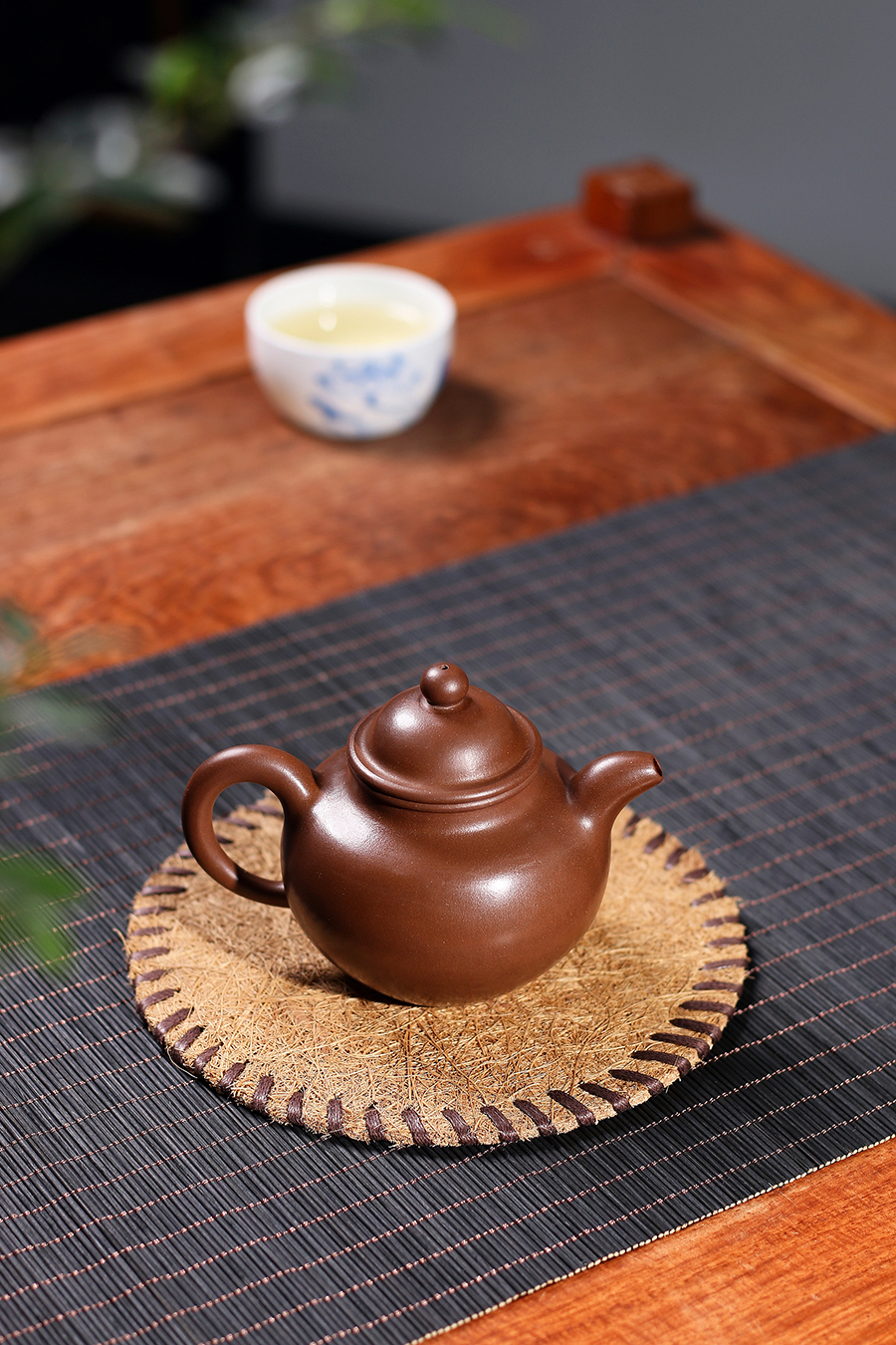 名家江友明作品《全手掇球》