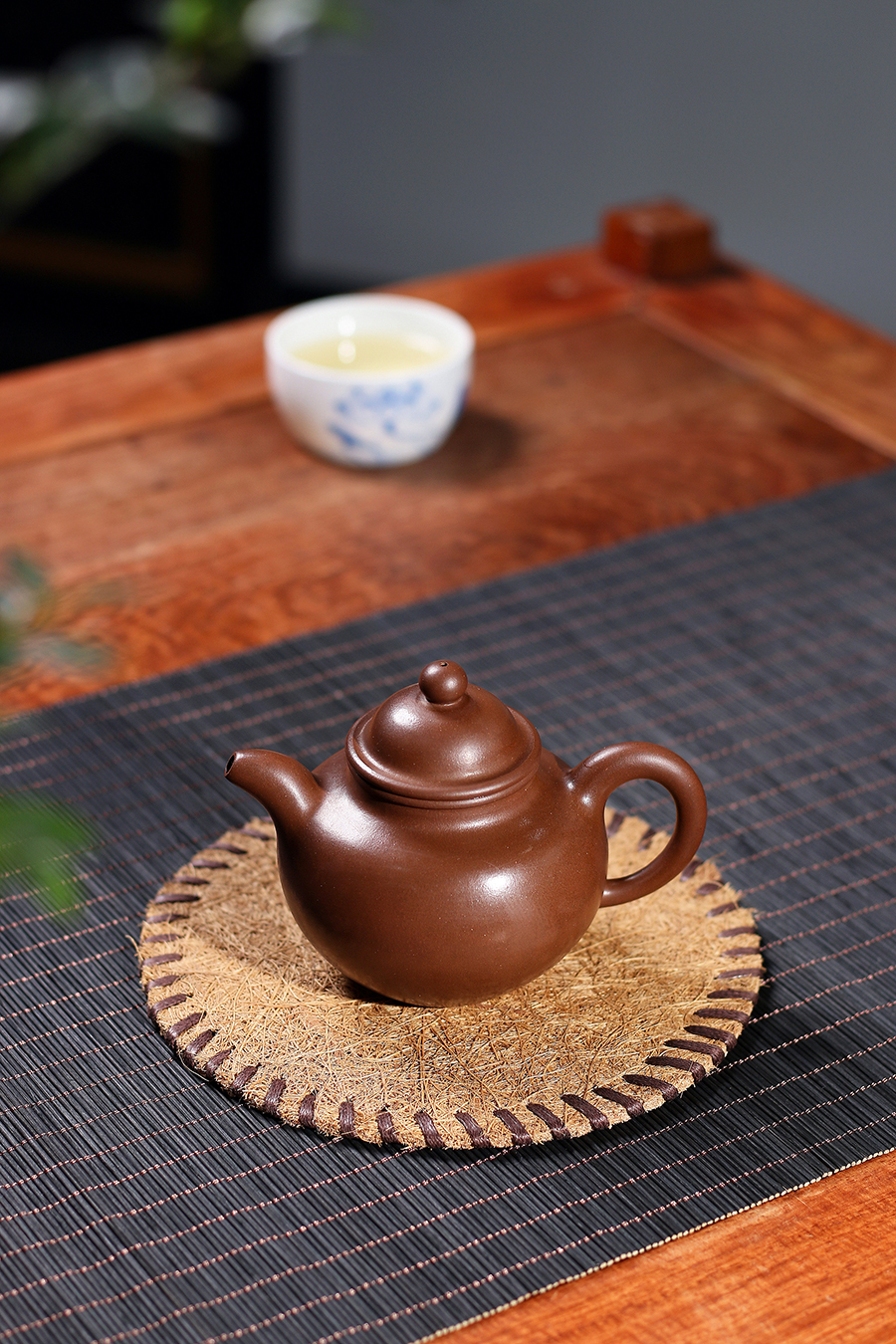 名家江友明作品《全手掇球》