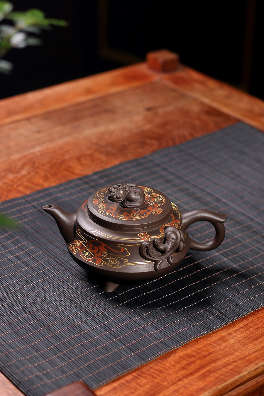 名家鲍仲梅作品《祥云献瑞》