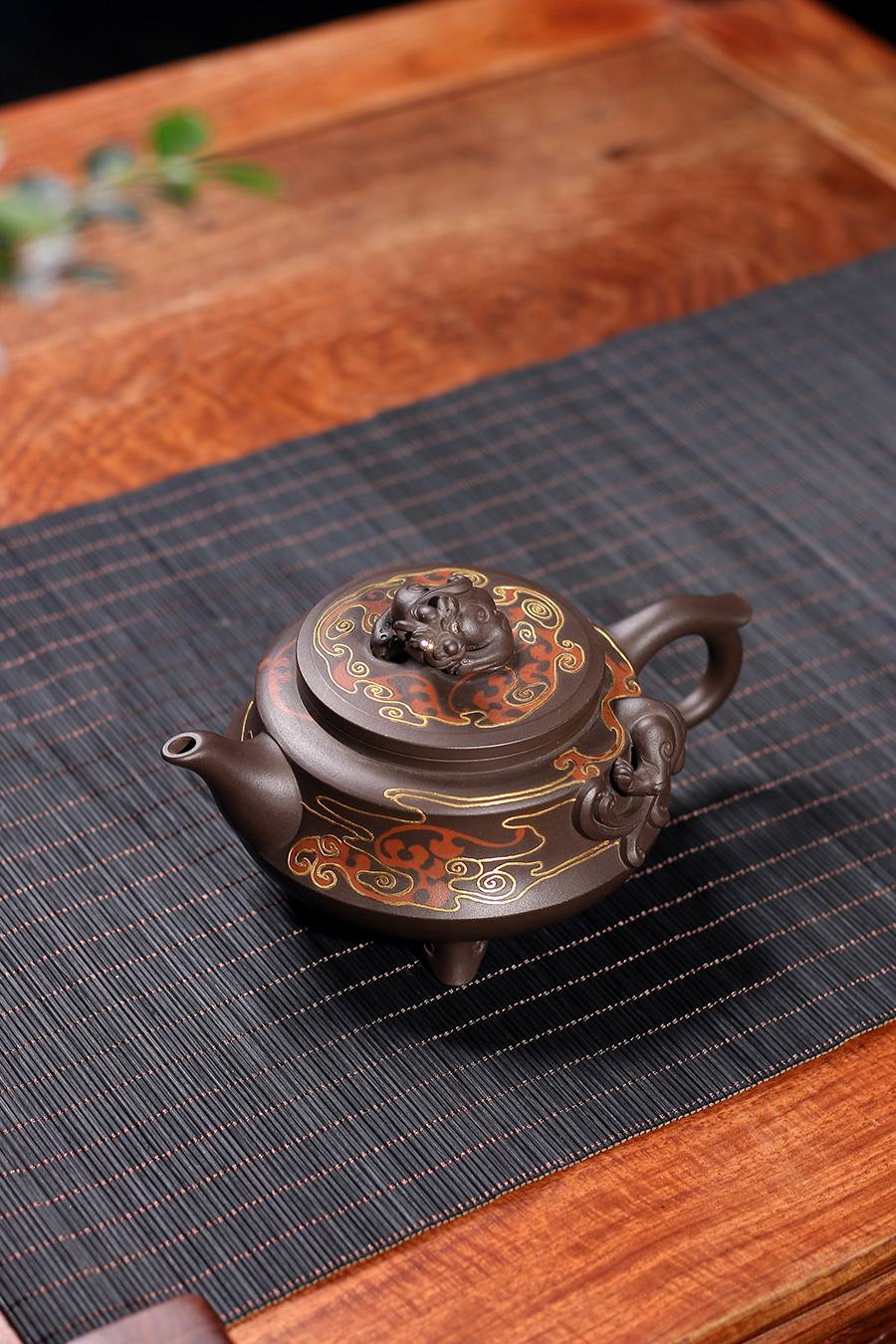 名家鲍仲梅作品《祥云献瑞》