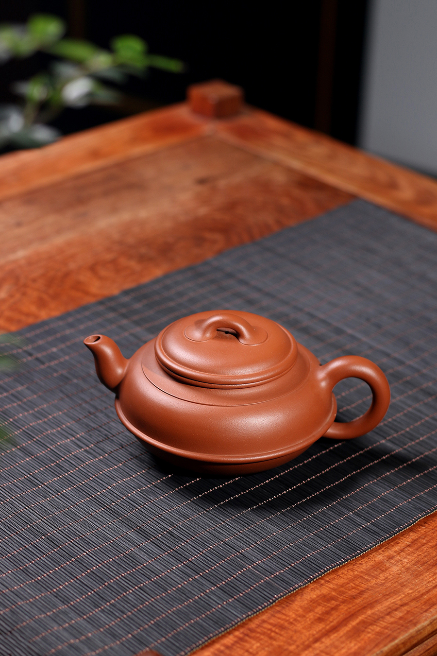 名家曹婉芬作品《红线圆》