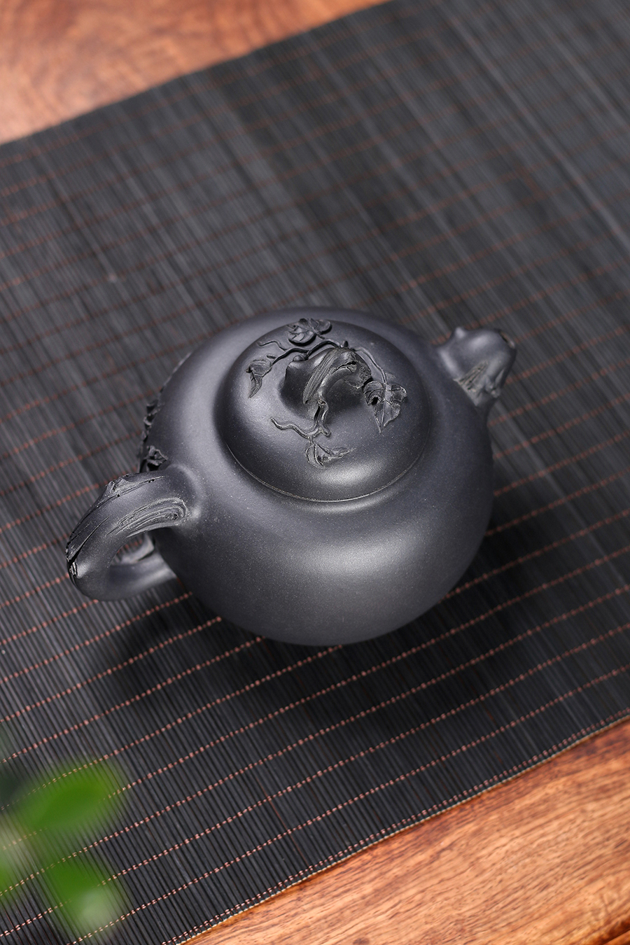 名家周忠军作品《瓜瓞绵绵壶》