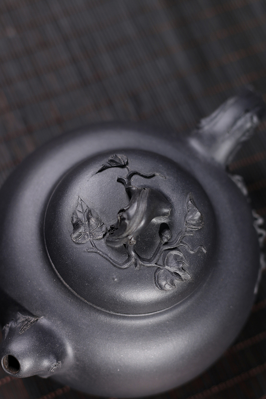 名家周忠军作品《瓜瓞绵绵壶》