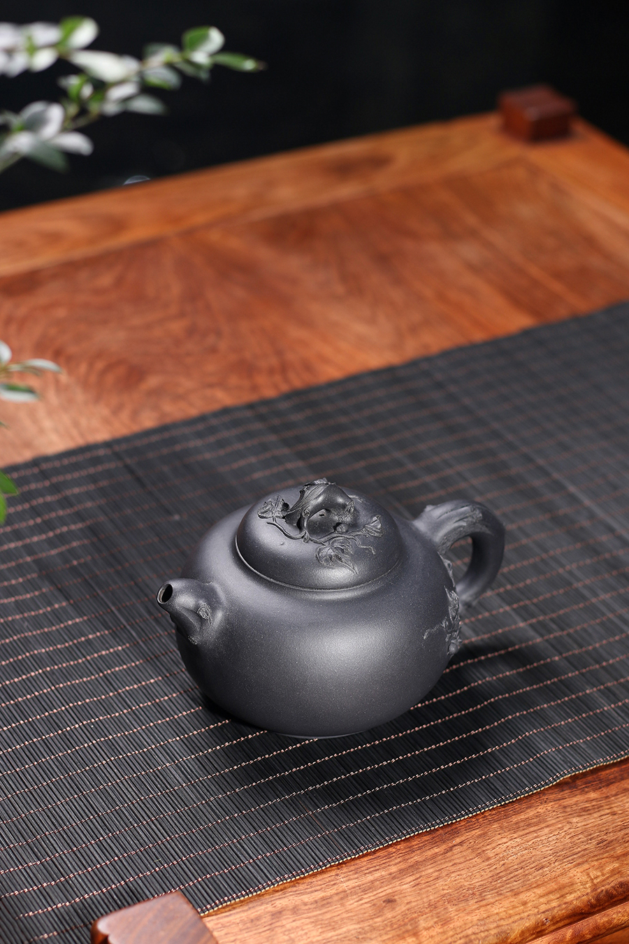 名家周忠军作品《瓜瓞绵绵壶》
