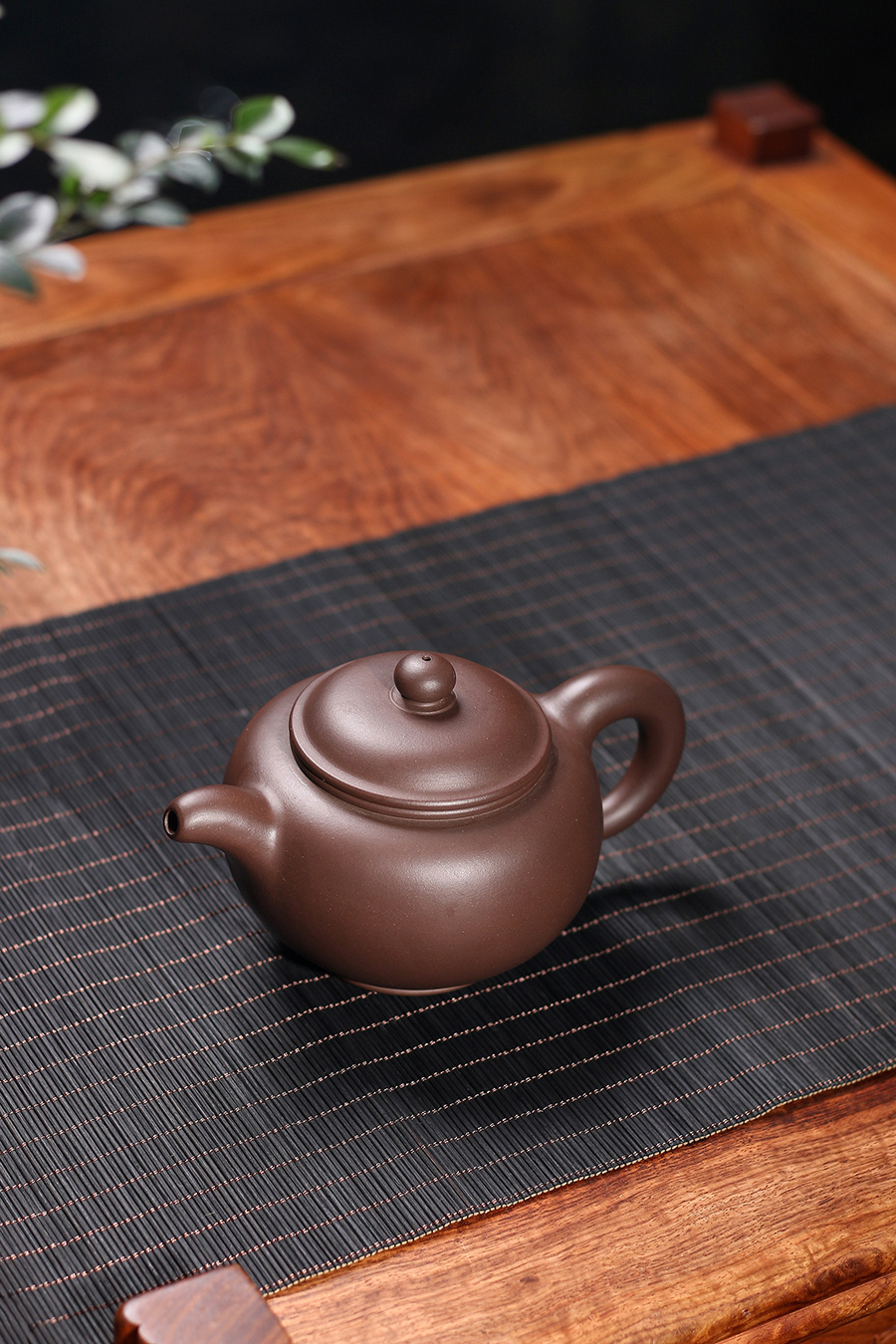 名家吴群祥作品《掇只壶》