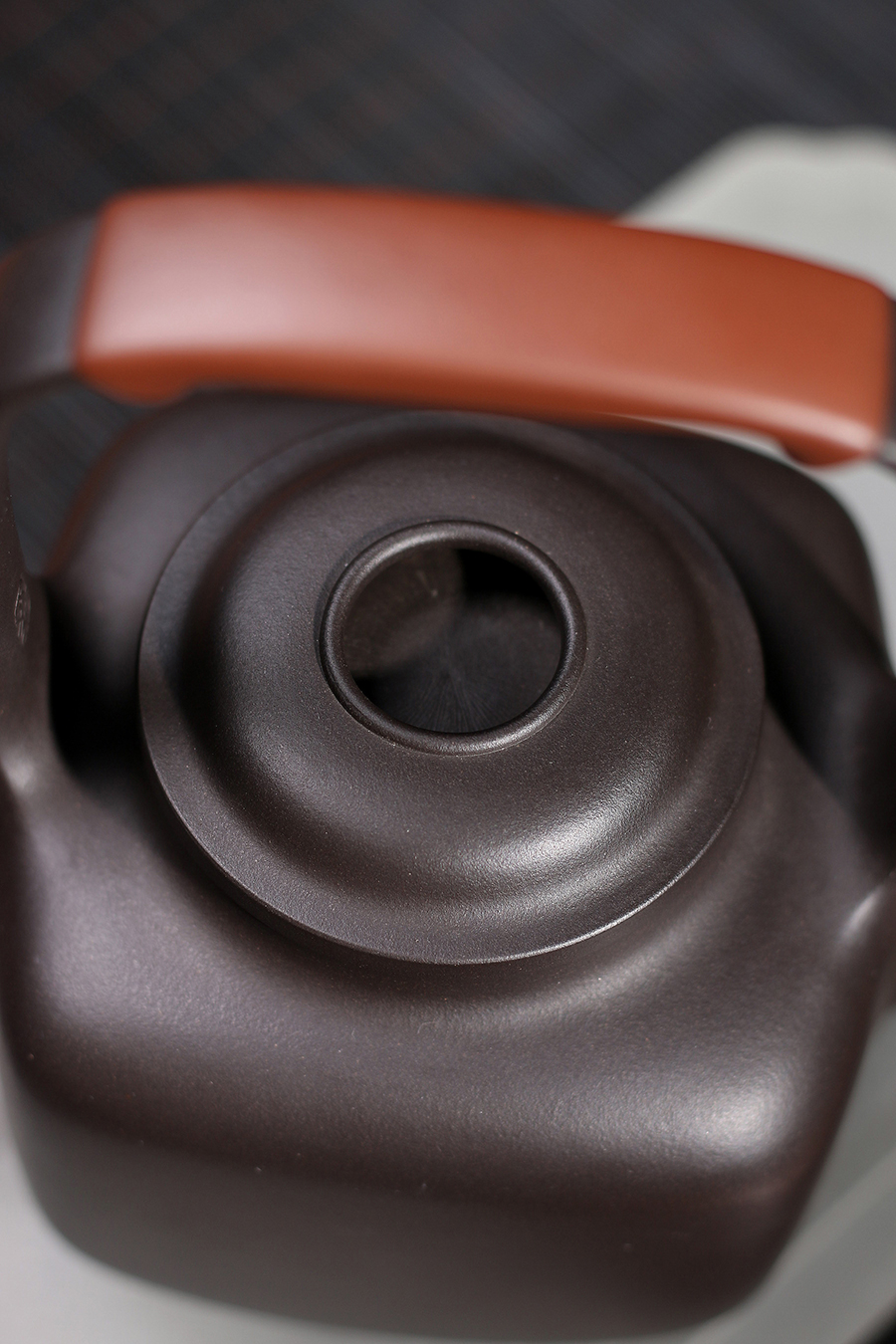 施小马制珏提壶