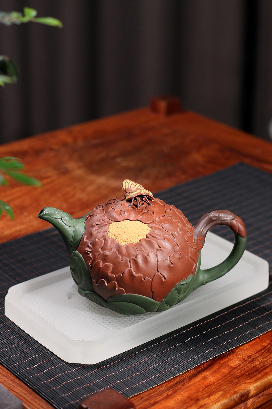 高建芳制牡丹壶