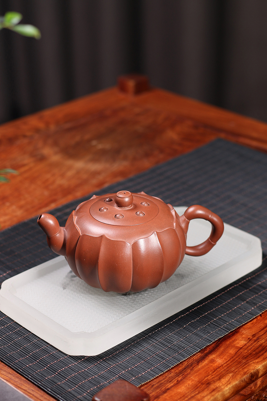 凌锡苟制莲子壶