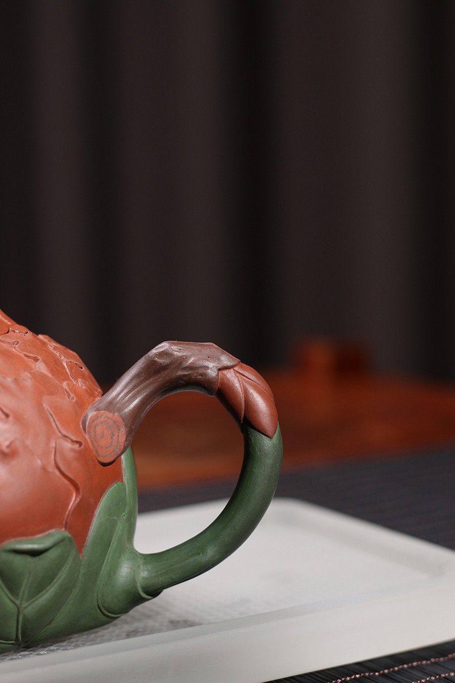 高建芳制牡丹壶