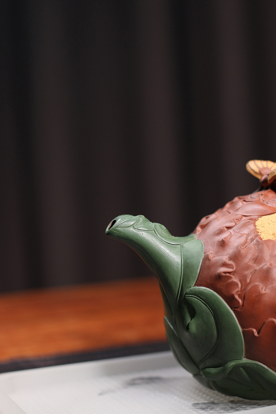 高建芳制牡丹壶