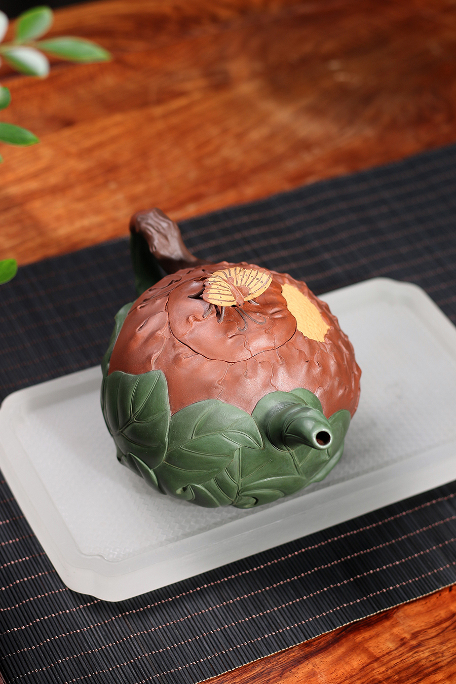 高建芳制牡丹壶