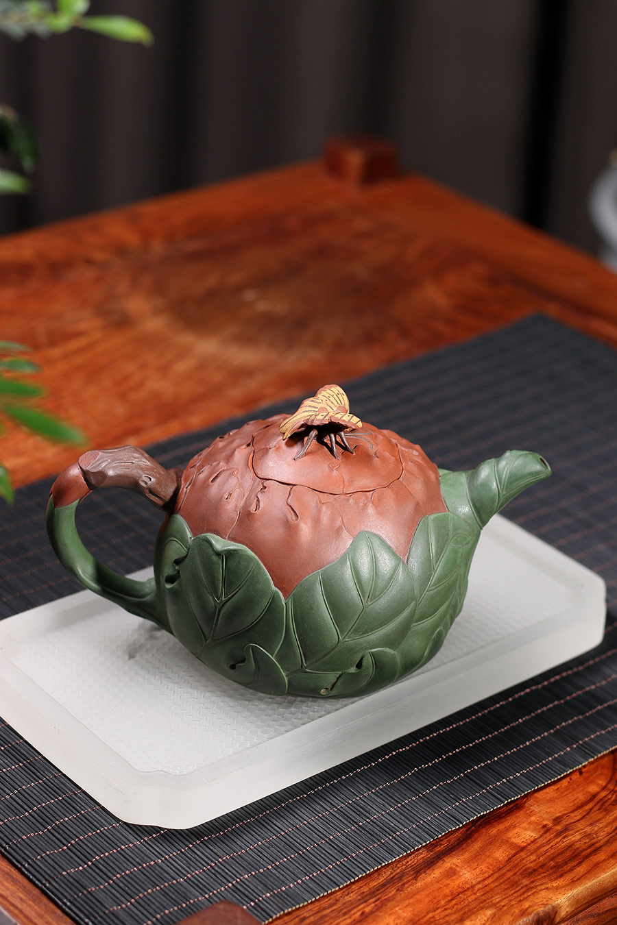 高建芳制牡丹壶