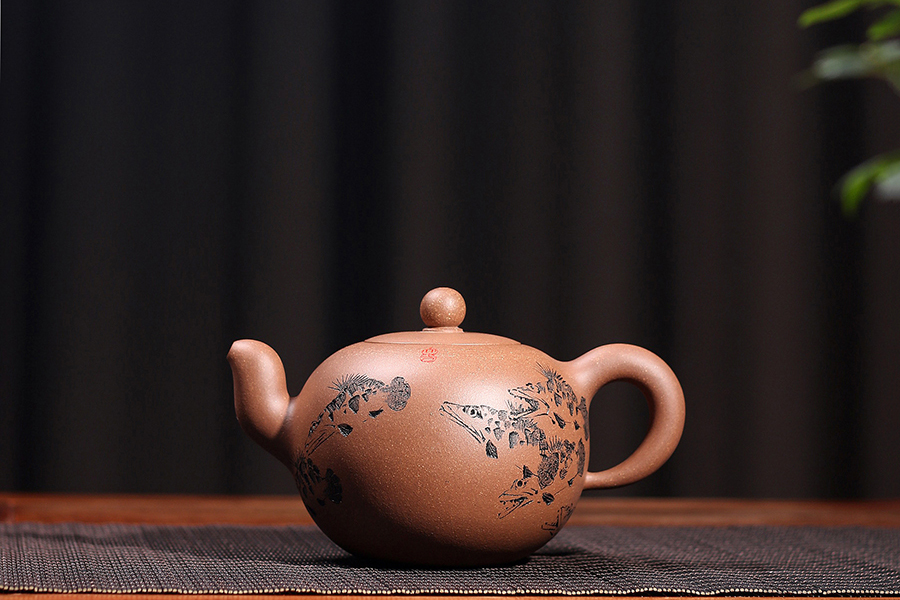 厉上清铭刻一粒珠壶