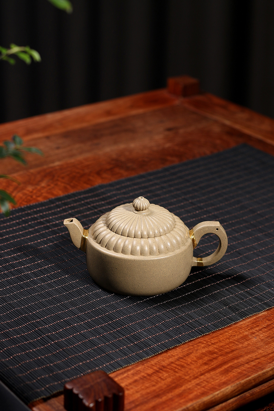 范泽锋制包金蓄势待发壶