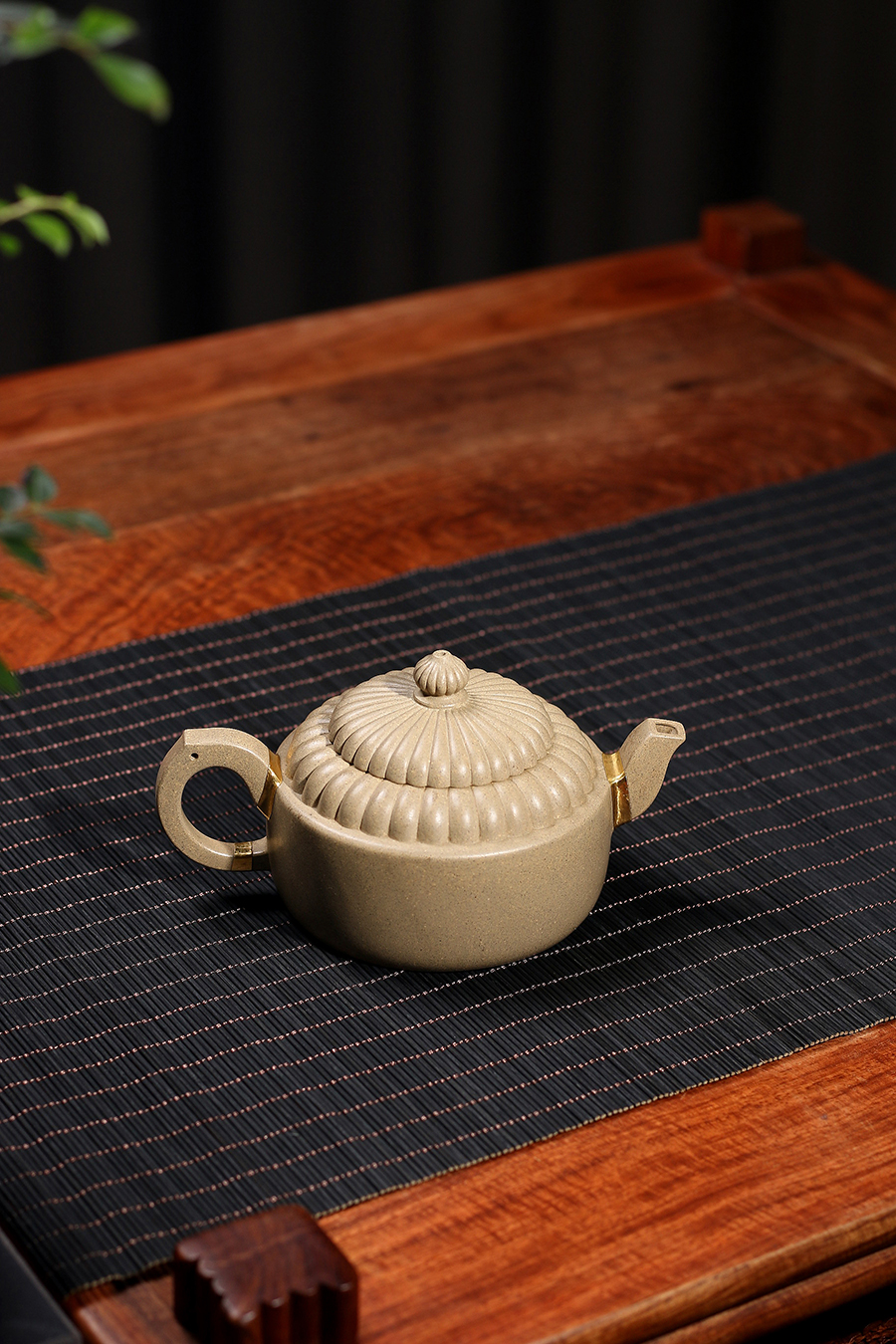 范泽锋制包金蓄势待发壶