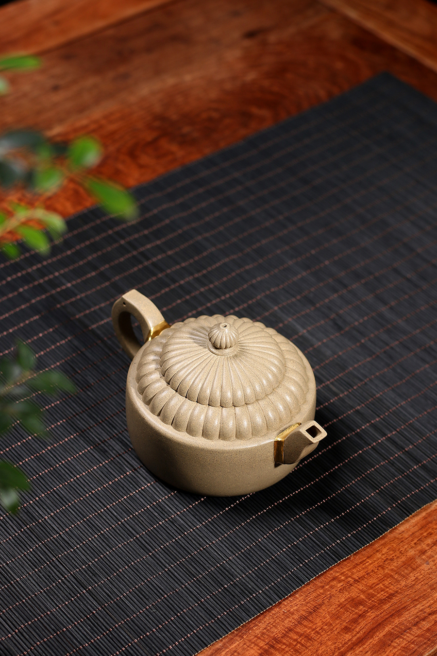 范泽锋制包金蓄势待发壶