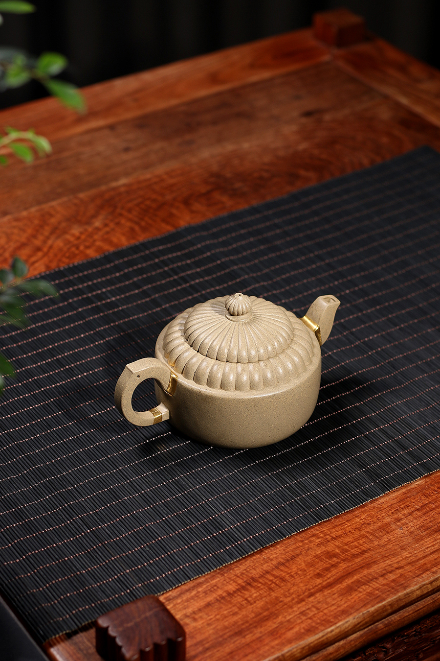 范泽锋制包金蓄势待发壶