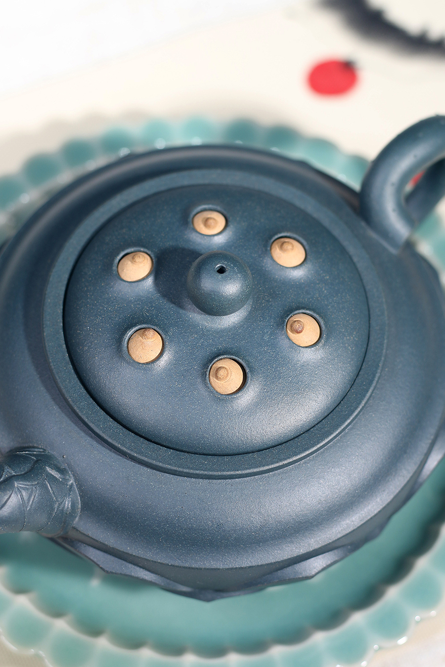 曹婉芬制荷花壶