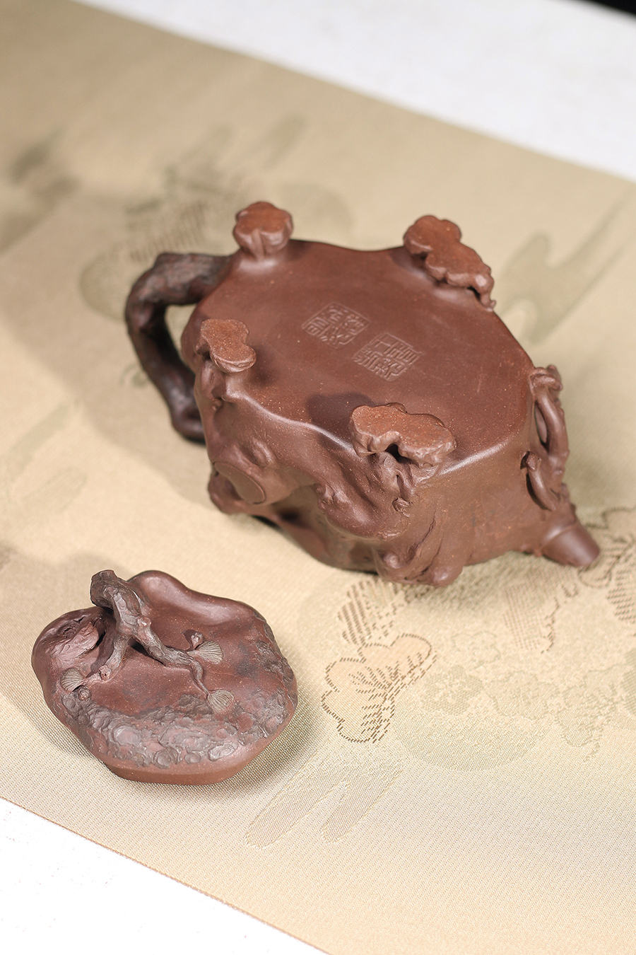 徐达明王秀芳伉俪合制百岁树桩壶