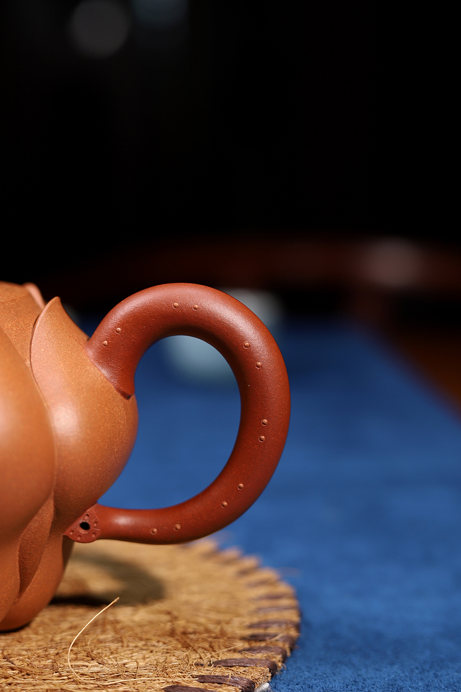 承健制青蛙莲花壶