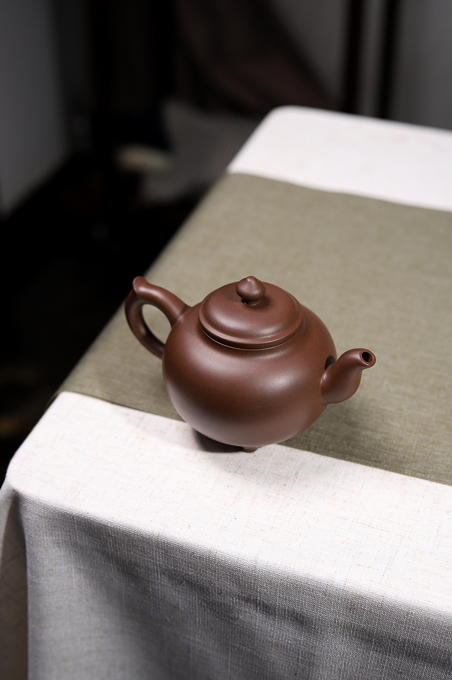 高旭峰制三足壶