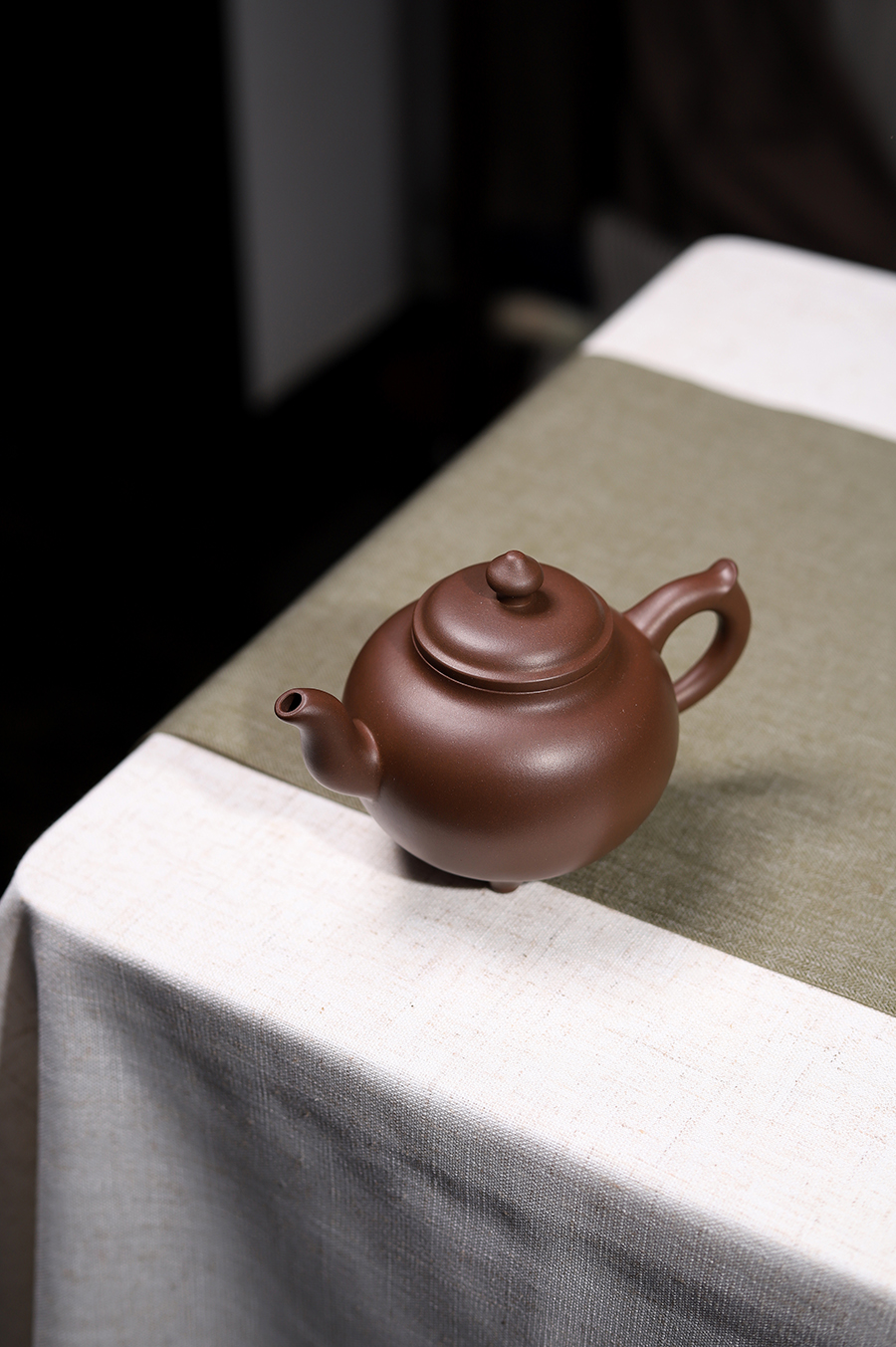 高旭峰制三足壶