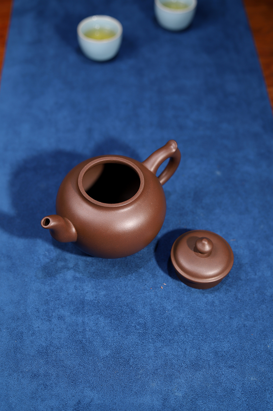 高旭峰制三足壶