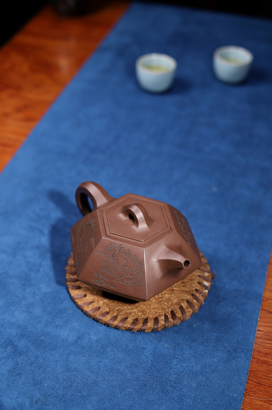 周尊严制六方合斗壶(毛国强铭)