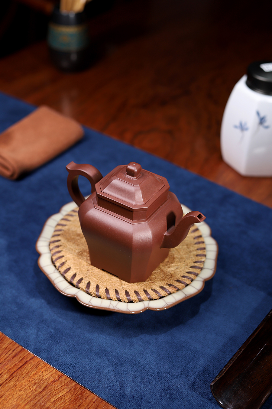 庄玉林制四方侧角壶(与夫人合制)