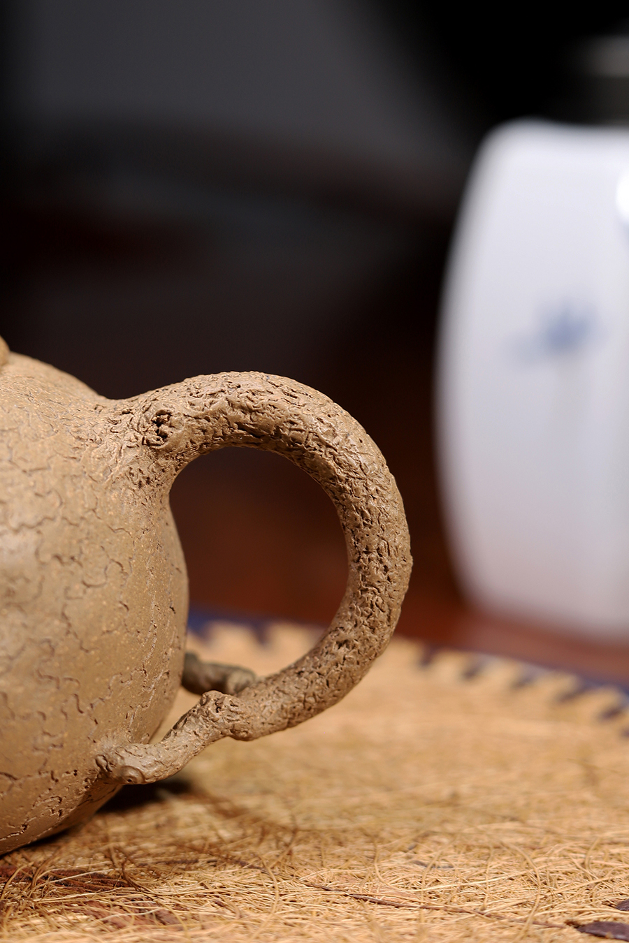 陈国良制薄胎供春壶