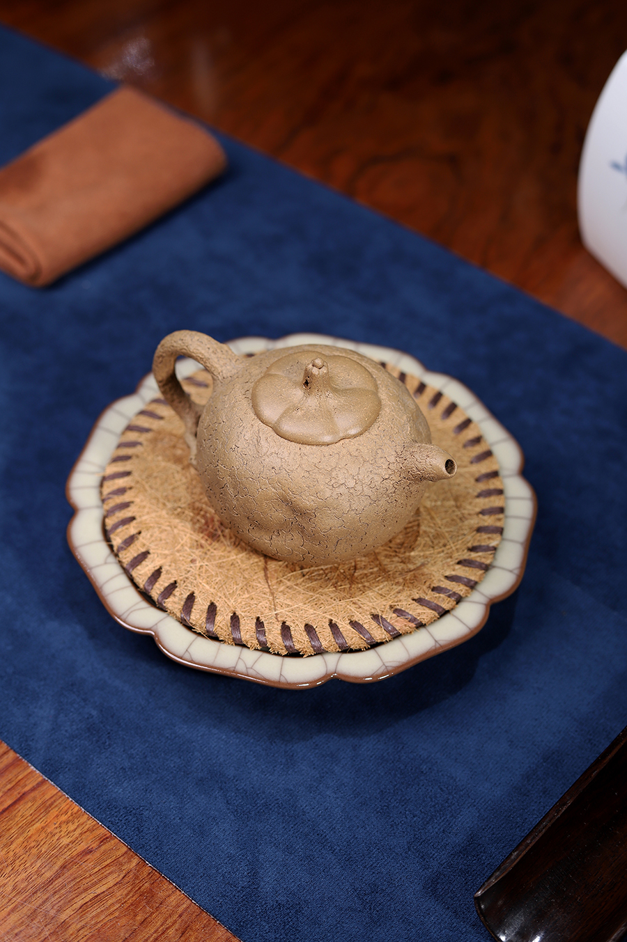 陈国良制薄胎供春壶