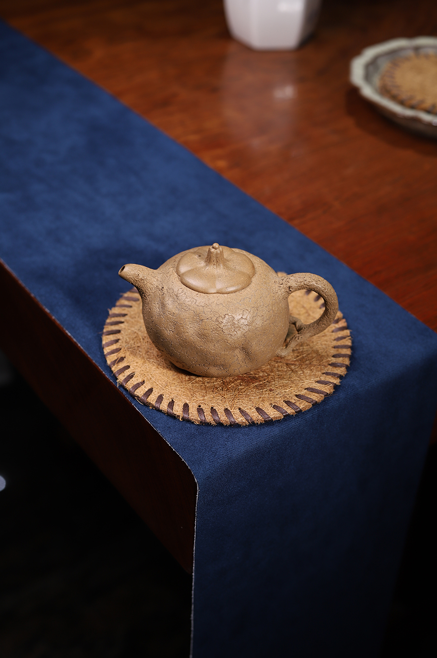 陈国良制薄胎供春壶