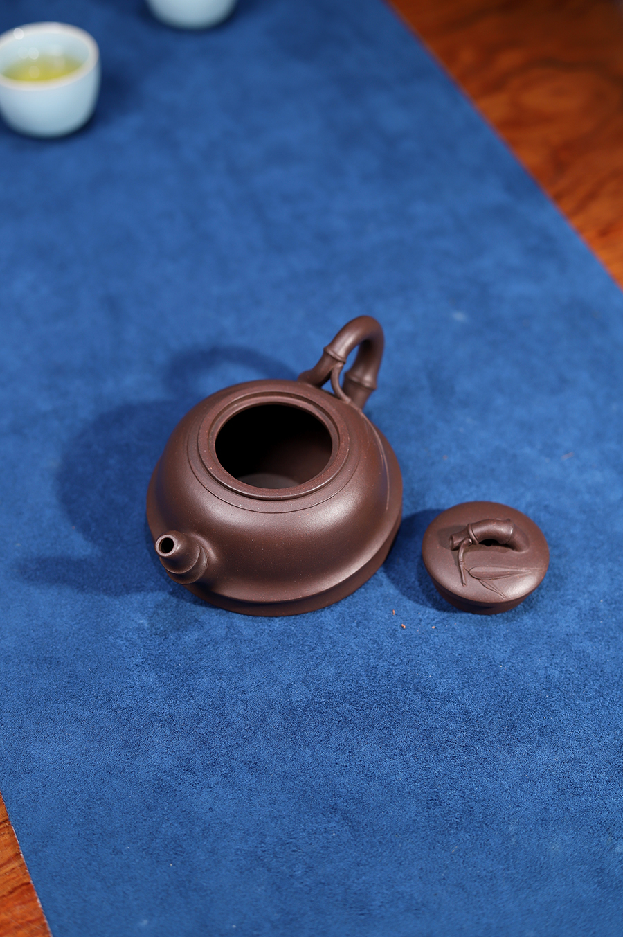 沈龙娣制竹韵壶