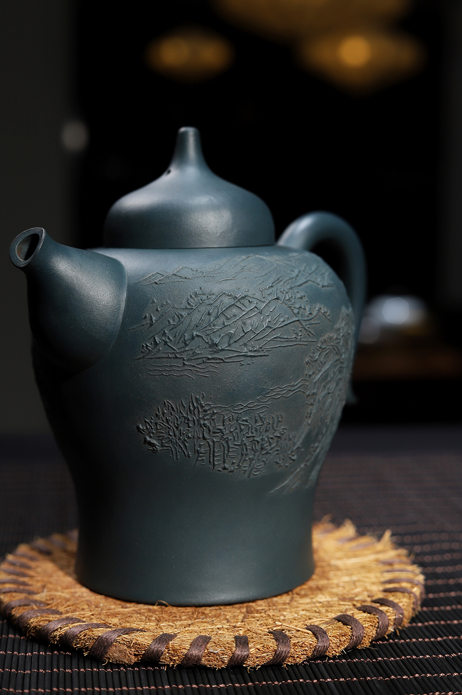 胡永成制风光壶(与吴鸣合制)