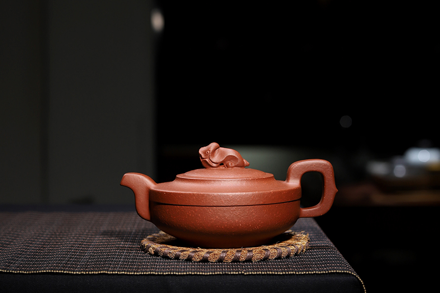 蒋小彦制晨言趣味壶