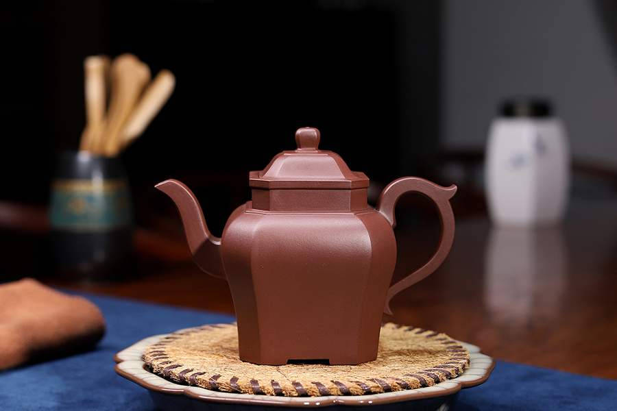 庄玉林制四方侧角壶(与夫人合制)