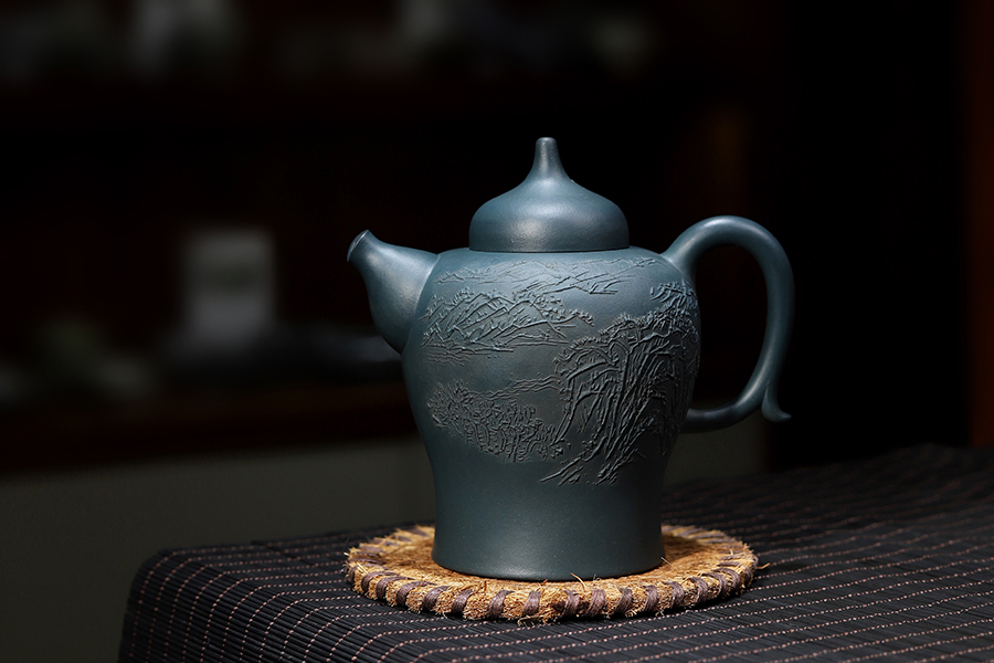 胡永成制风光壶(与吴鸣合制)