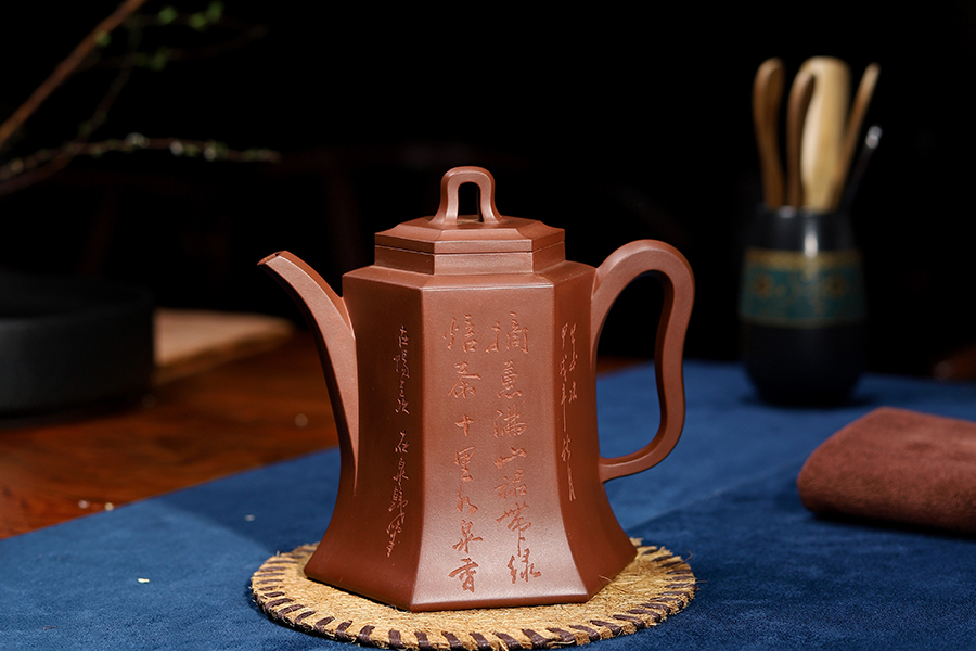 庄玉林制六方珏智壶(谭泉海装饰)