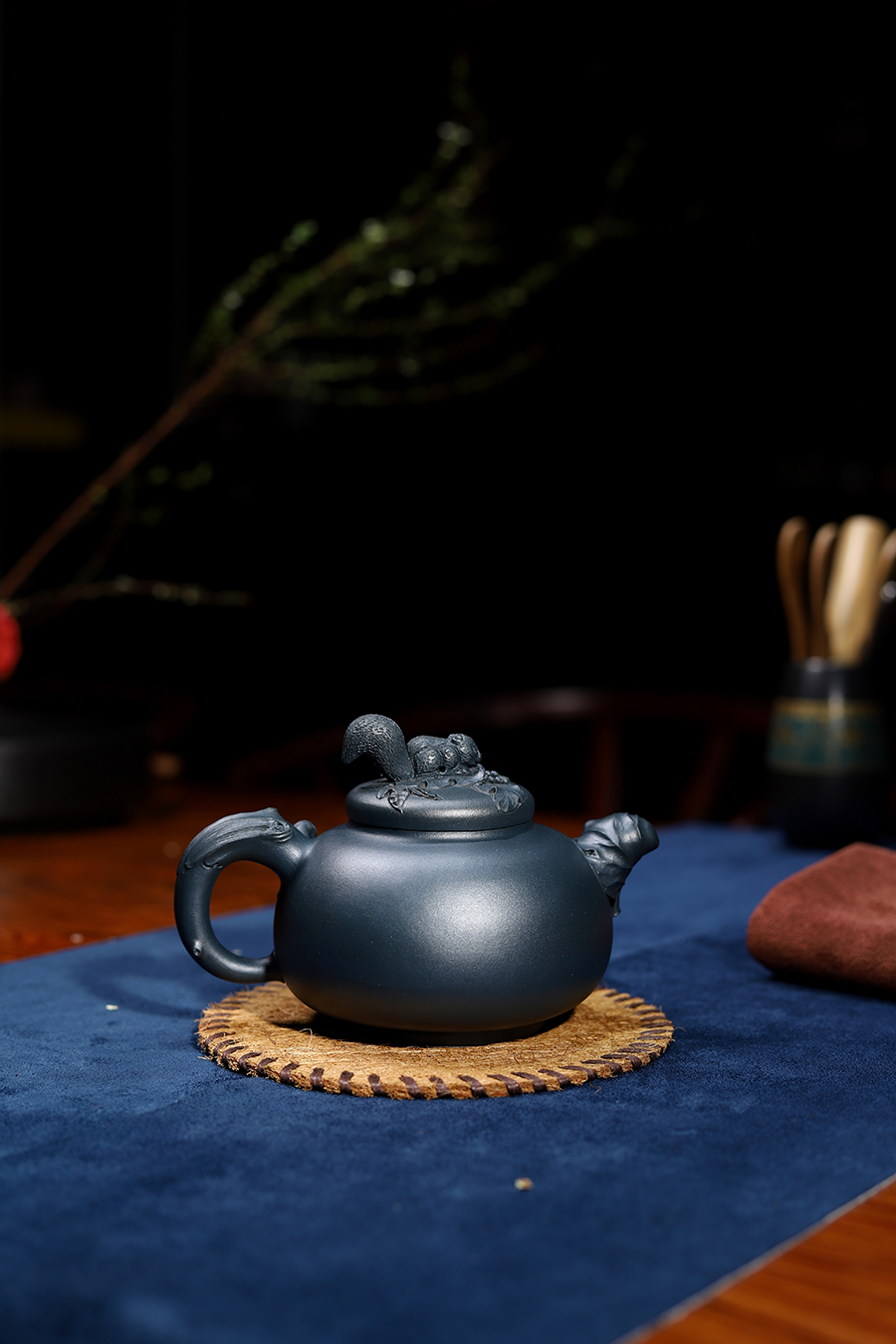 范建荣制松鼠壶