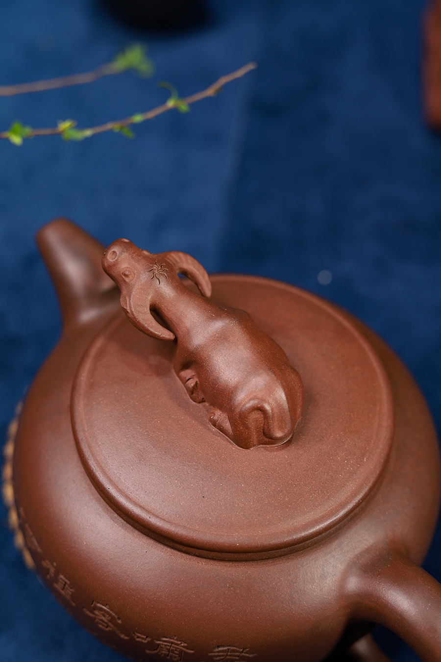 吴云根制大犀尊壶