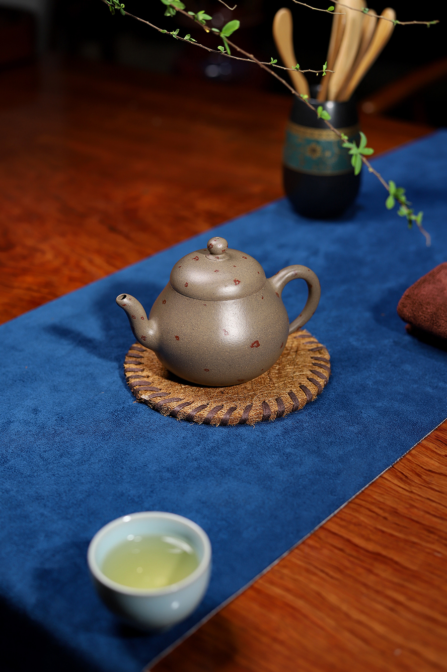 恽志培全手工制梨花壶