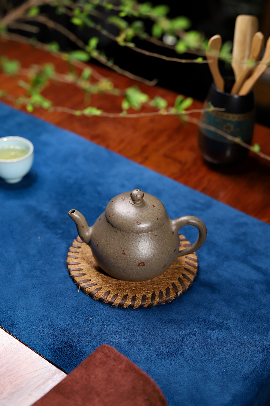 恽志培全手工制梨花壶