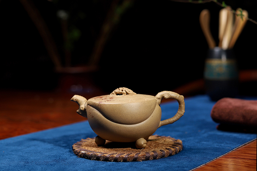 朱颖樱制饮桃壶