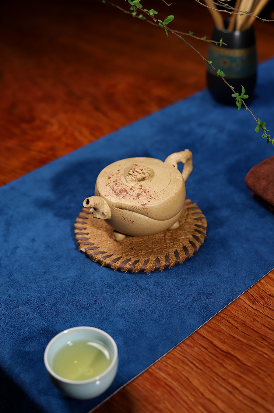 朱颖樱制饮桃壶