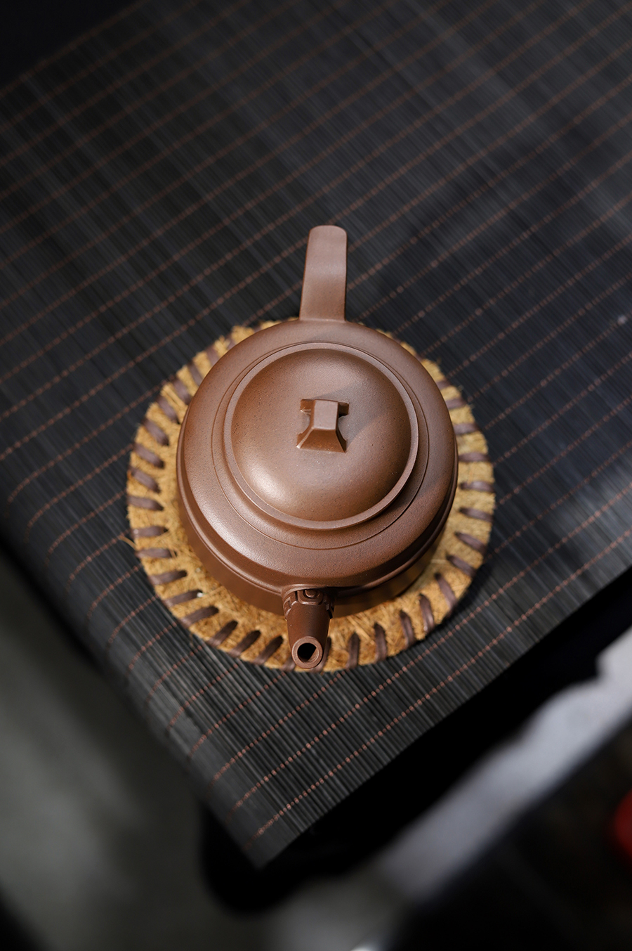 周桂珍制鼎纹三足壶