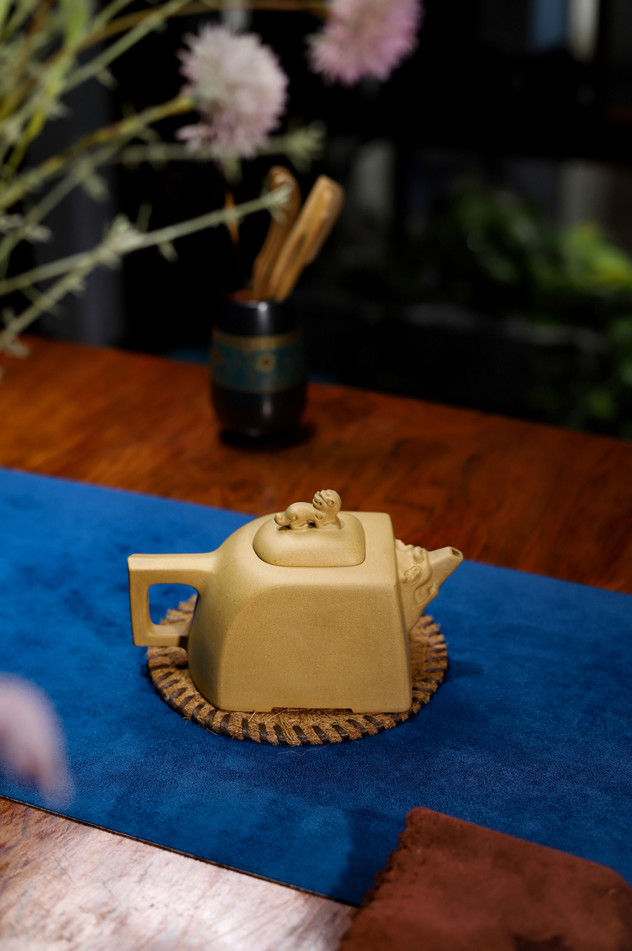 蒋小彦制伏虎壶