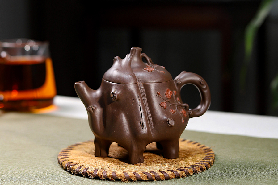 江建翔制双色梅桩壶