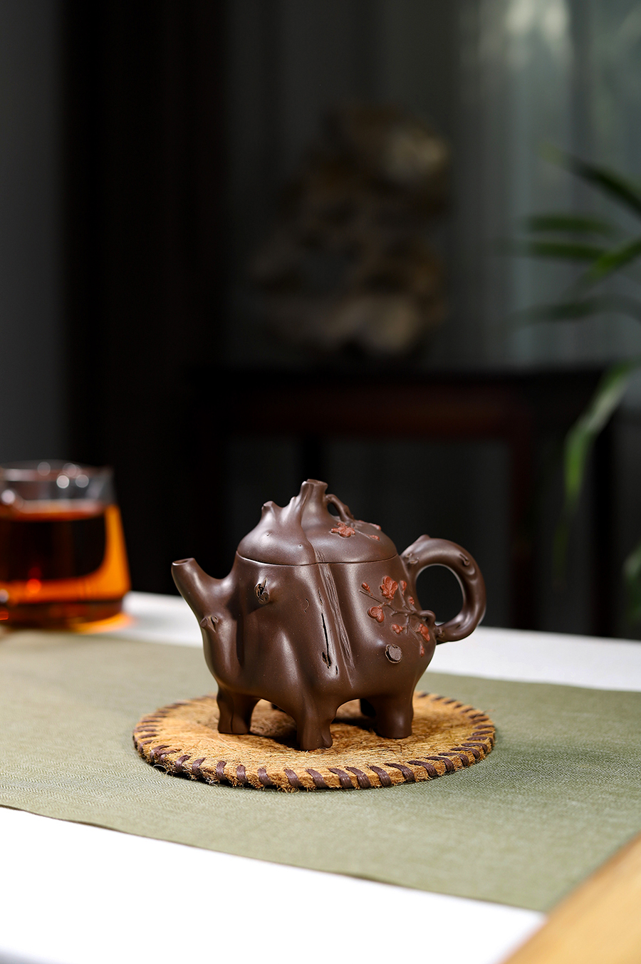 江建翔制双色梅桩壶